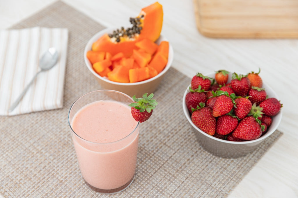 Papaya and strawberry smoothie